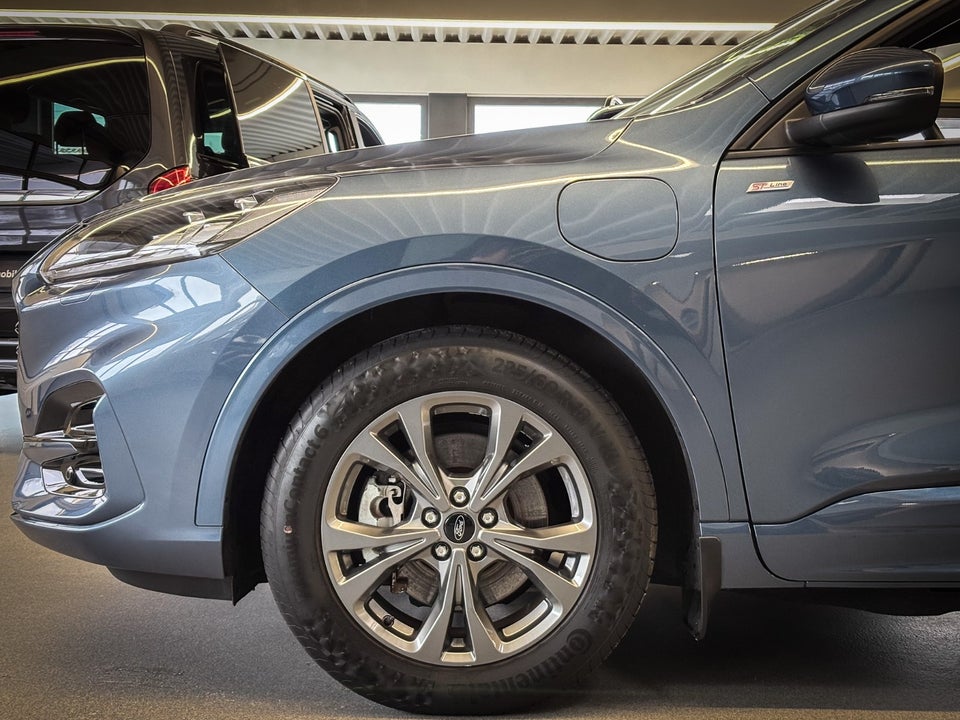 Ford Kuga 2,5 PHEV ST-Line CVT 5d