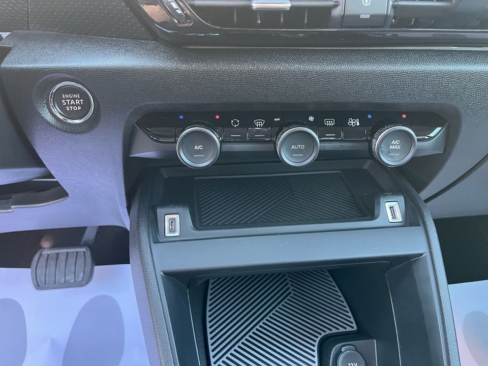 Citroën ë-C4 X 50 Shine 4d