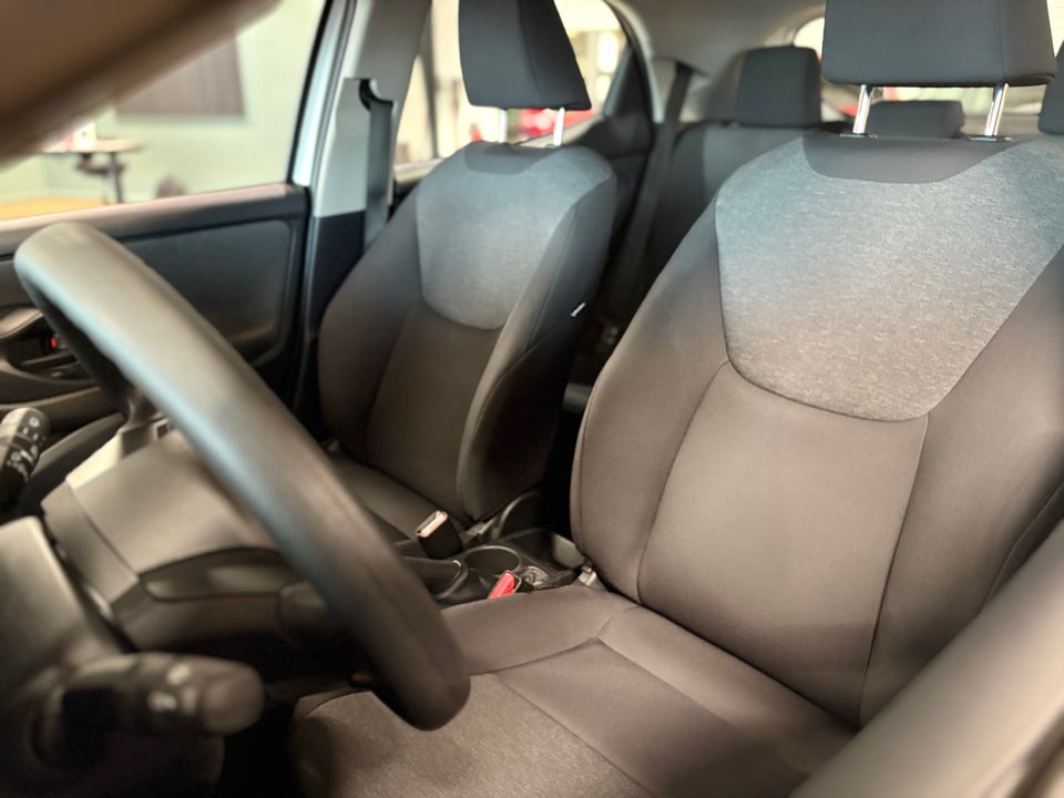 Toyota Yaris 1,0 T1 5d