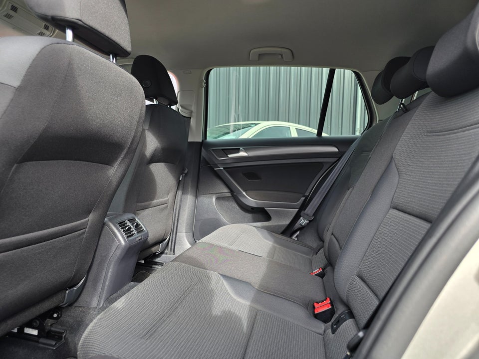 VW Golf VII 1,5 TSi 130 Comfortline DSG 5d