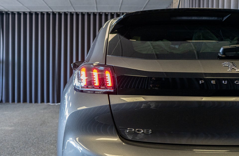 Peugeot 208 1,2 PureTech 100 Allure 5d