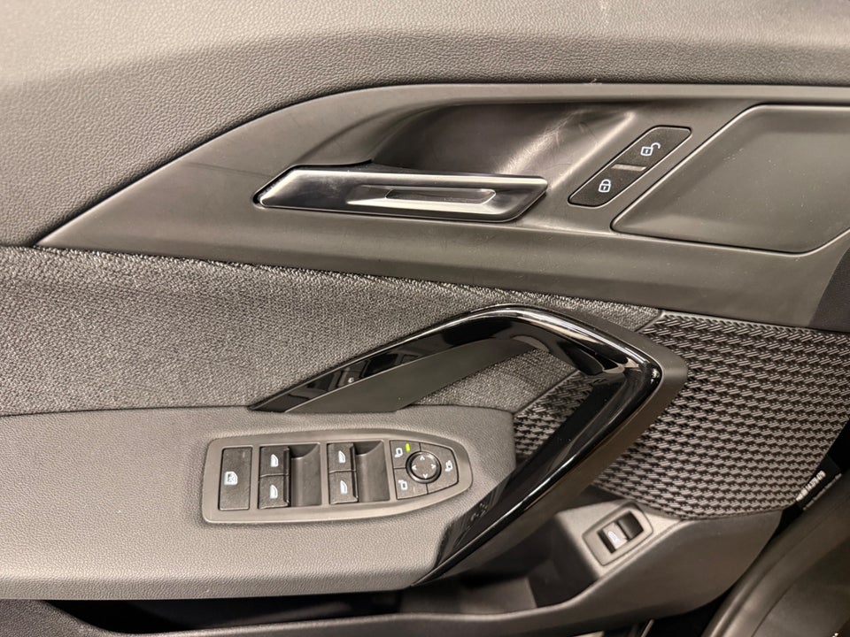 BMW iX1 eDrive20 X-Line 5d