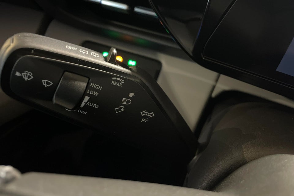 Ford Explorer 82 Premium Extended Range 5d