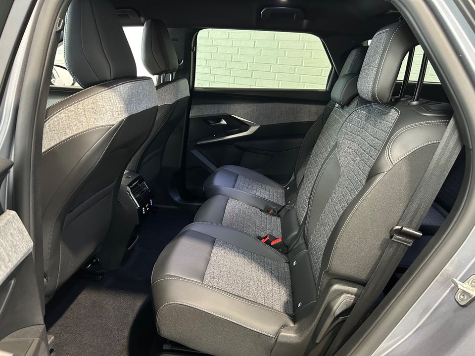 Peugeot e-5008 77 Allure 7prs 5d