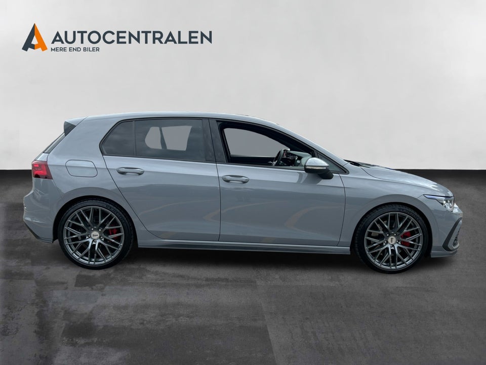 VW Golf VIII 1,4 GTE DSG 5d