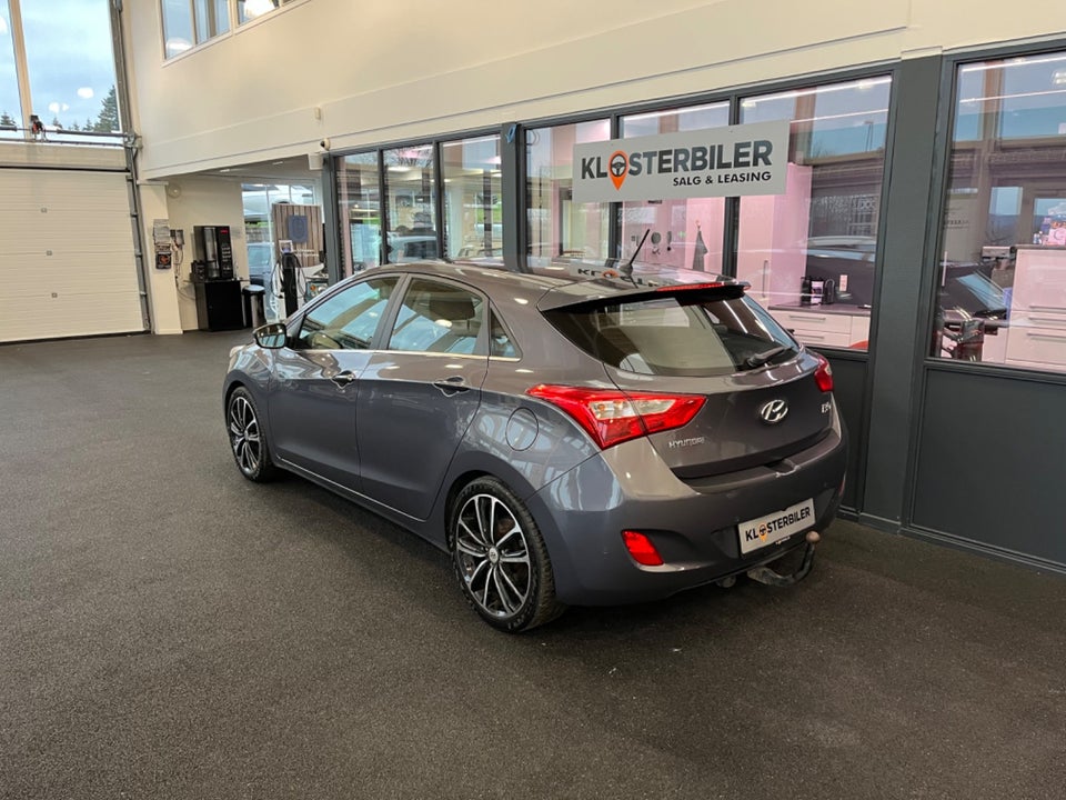 Hyundai i30 1,6 GDi Life 5d