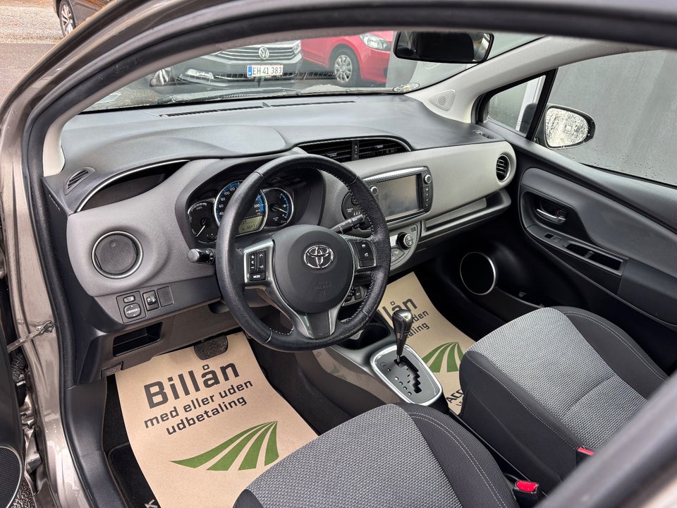 Toyota Yaris 1,5 Hybrid H1 e-CVT 5d