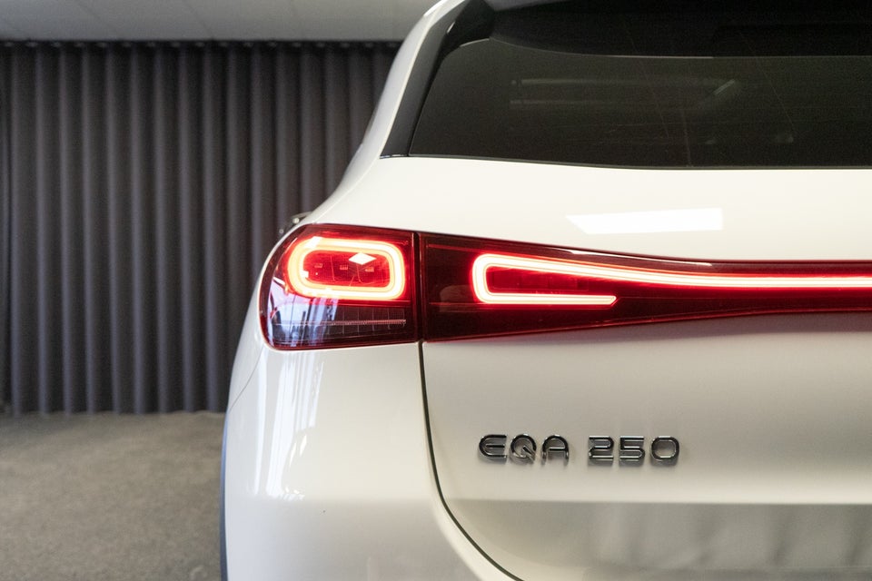 Mercedes EQA250 Progressive 5d