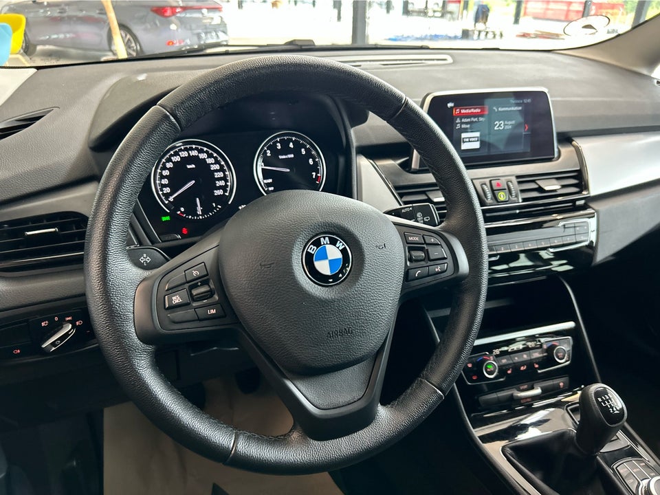 BMW 216i 1,5 Gran Tourer Connected 7prs 5d