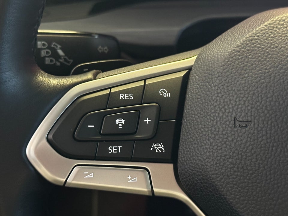 VW Golf VIII 1,4 eHybrid DSG 5d