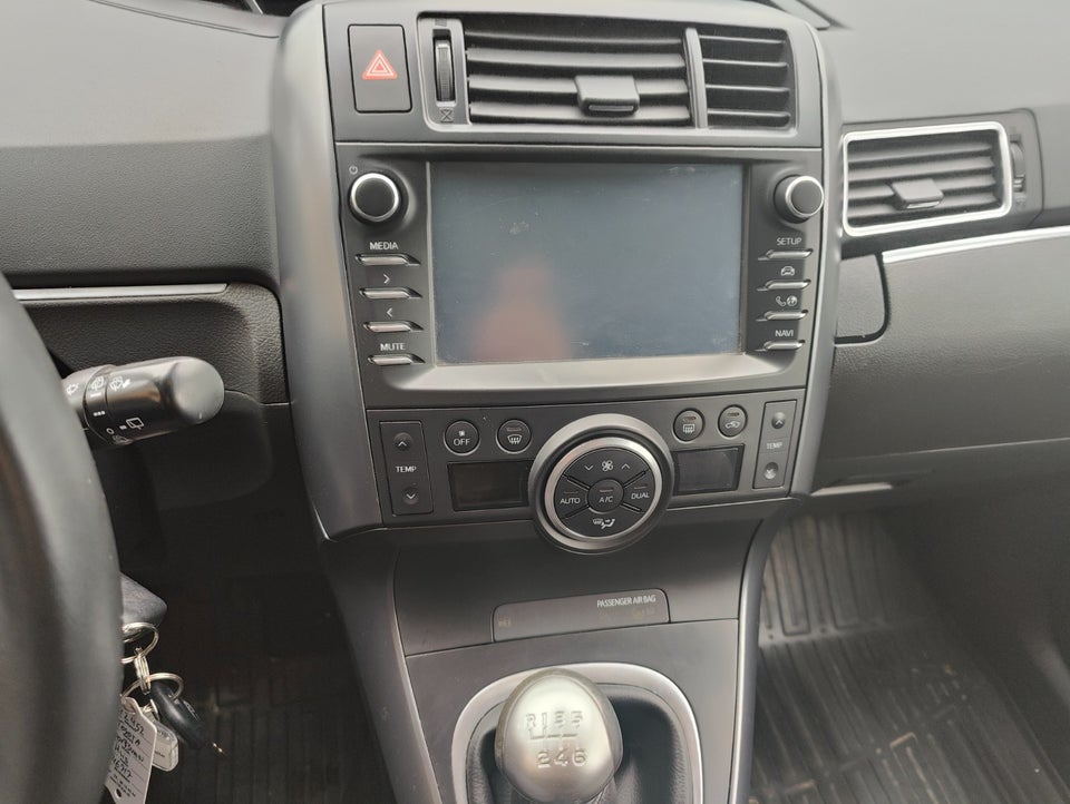 Toyota Sportsvan 1,6 D-4D T2 Vision 5d