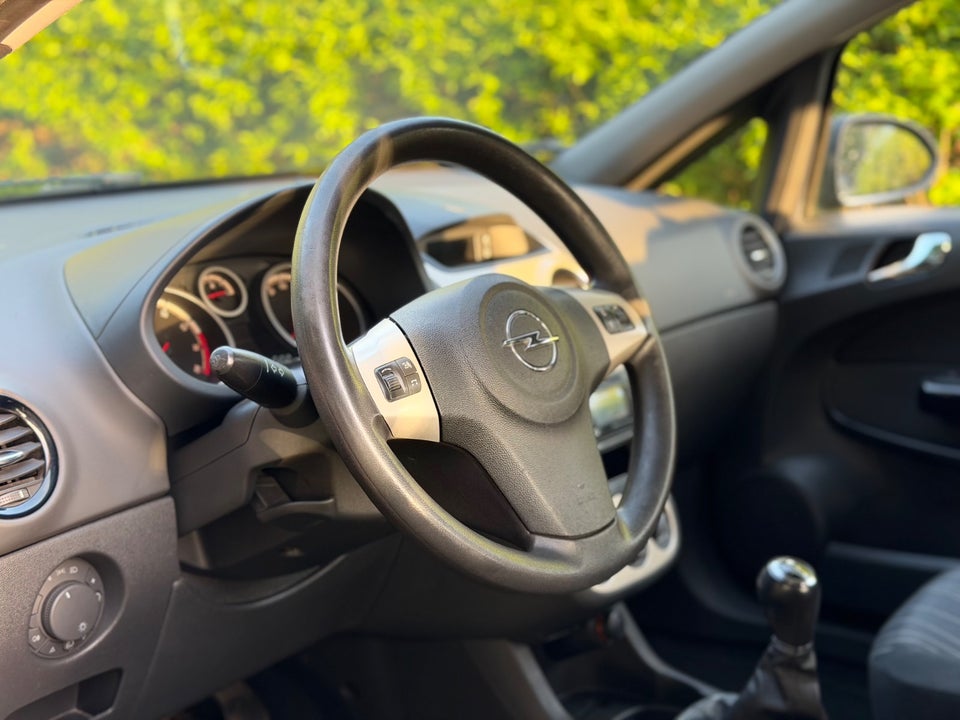 Opel Corsa 1,2 16V Enjoy 5d