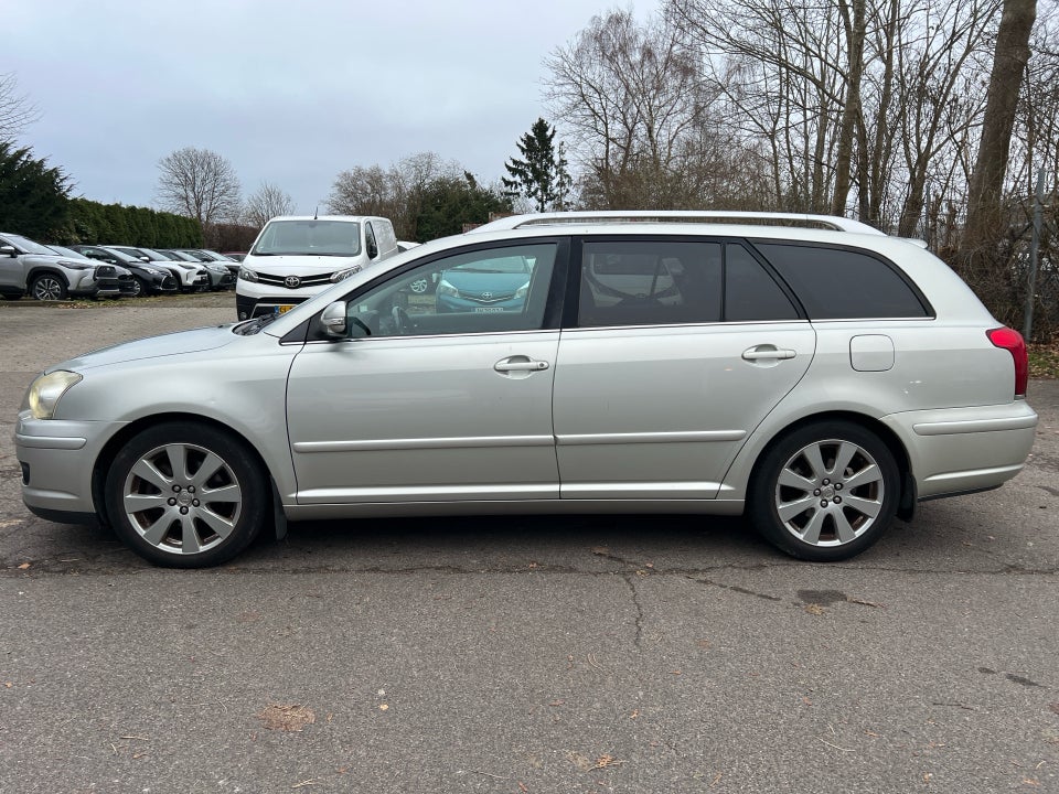 Toyota Avensis 2,0 D-4D Sol stc. 5d