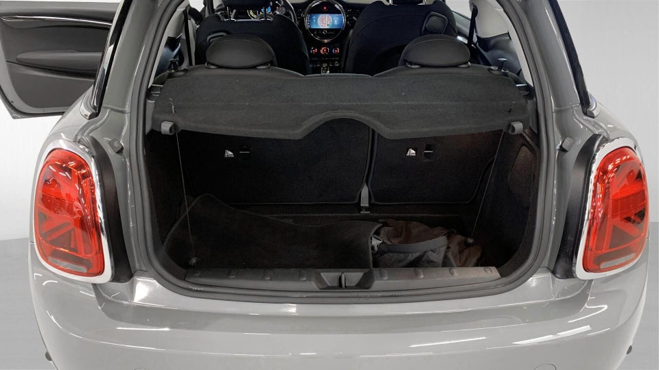 MINI Cooper SE Essential 3d