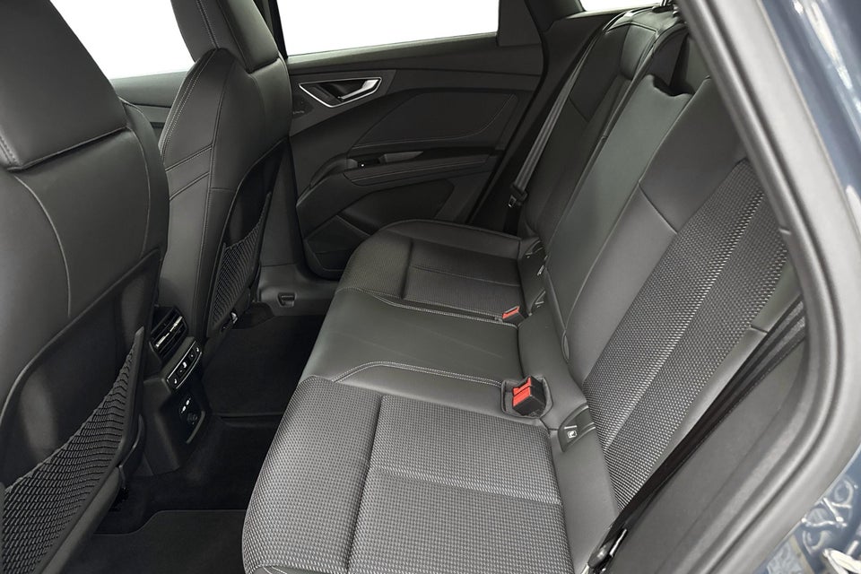 Audi Q4 e-tron performance 5d