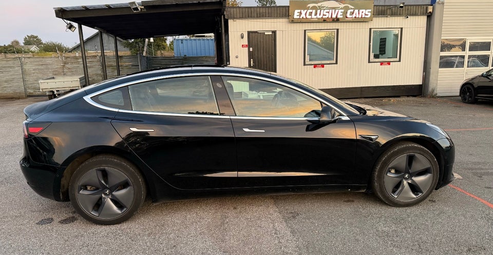 Tesla Model 3 Standard Range+ RWD 4d