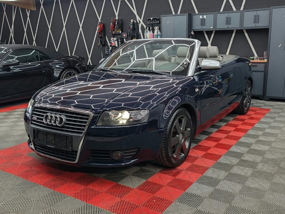 Audi A4 2,4 V6 Cabriolet Multitr. 2d