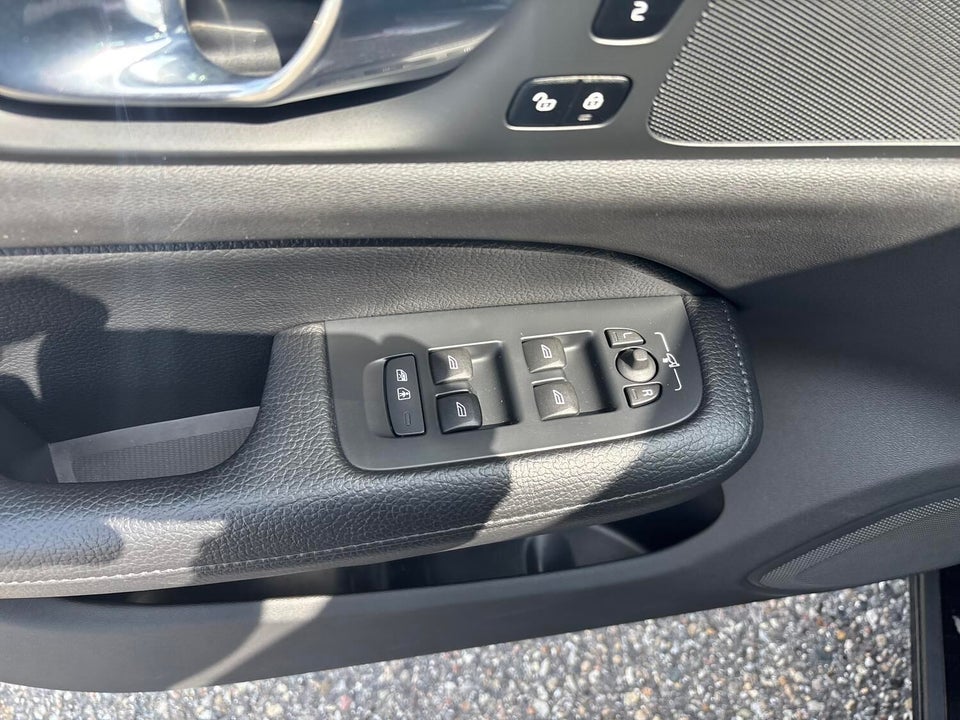 Volvo V60 2,0 T8 ReCharge Inscription aut. AWD 5d