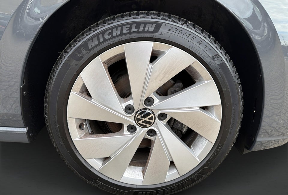 VW Golf VIII 1,5 eTSi 150 Style DSG 5d