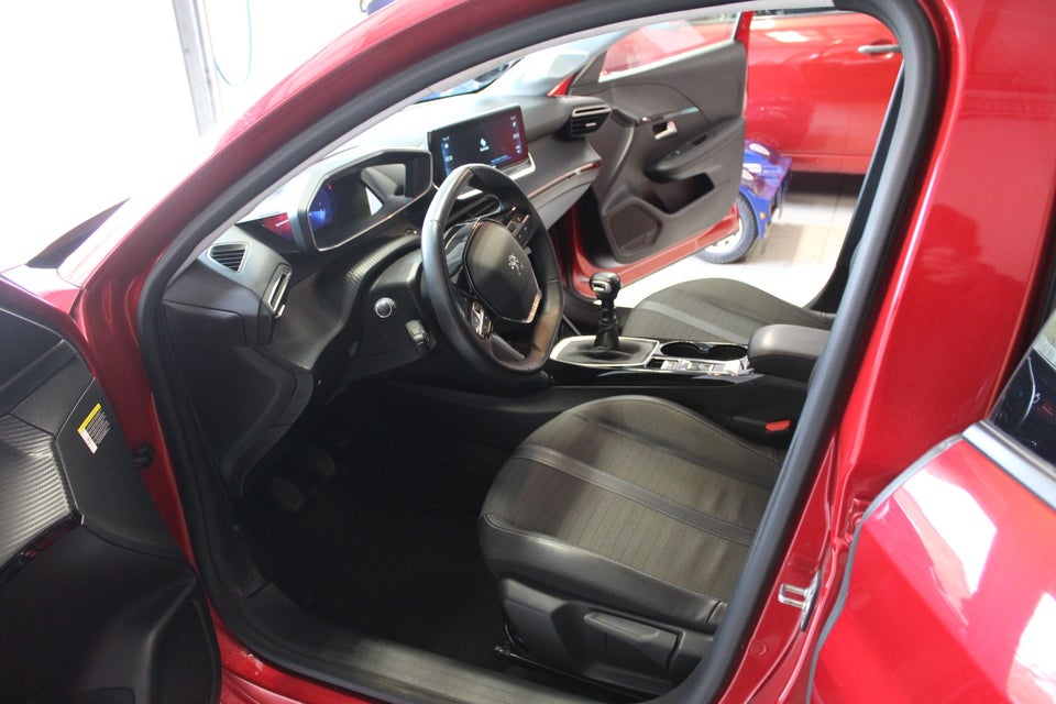 Peugeot 208 1,2 PureTech 100 Platin Sport 5d