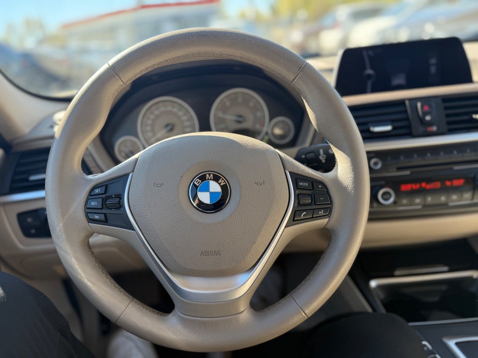 BMW 320d 2,0 Touring aut. 5d