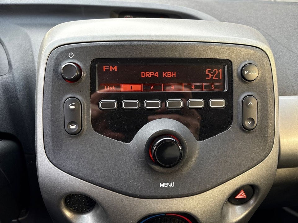 Toyota Aygo 1,0 VVT-i x-play x-shift 5d