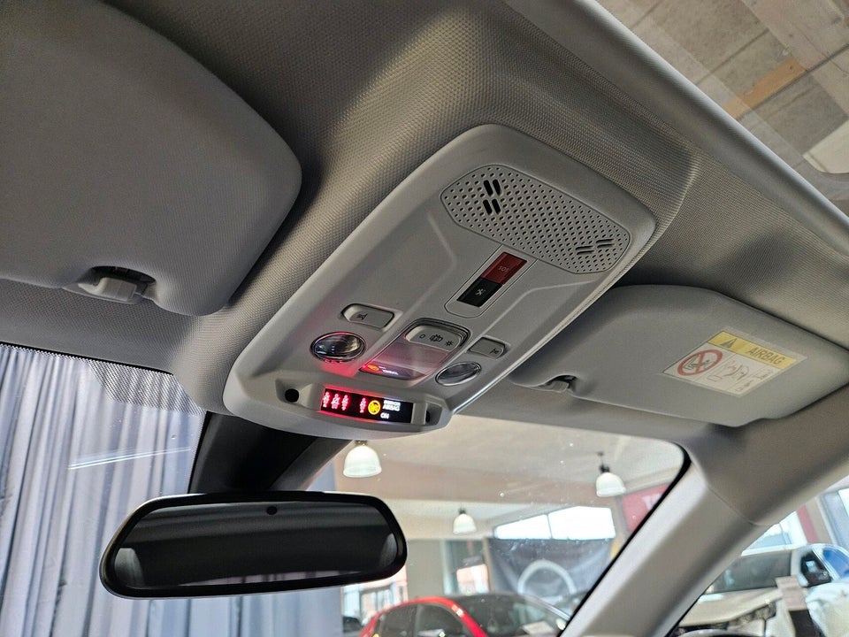 Peugeot 208 1,2 PureTech 100 Allure Sky 5d