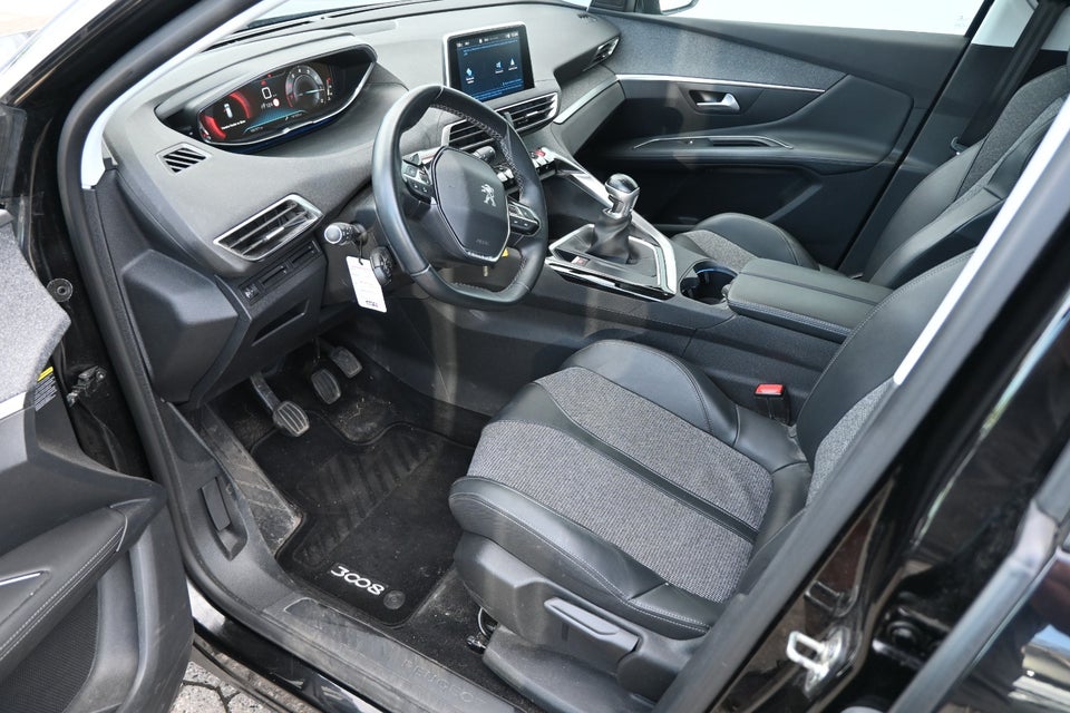 Peugeot 3008 1,2 PureTech 130 Allure 5d