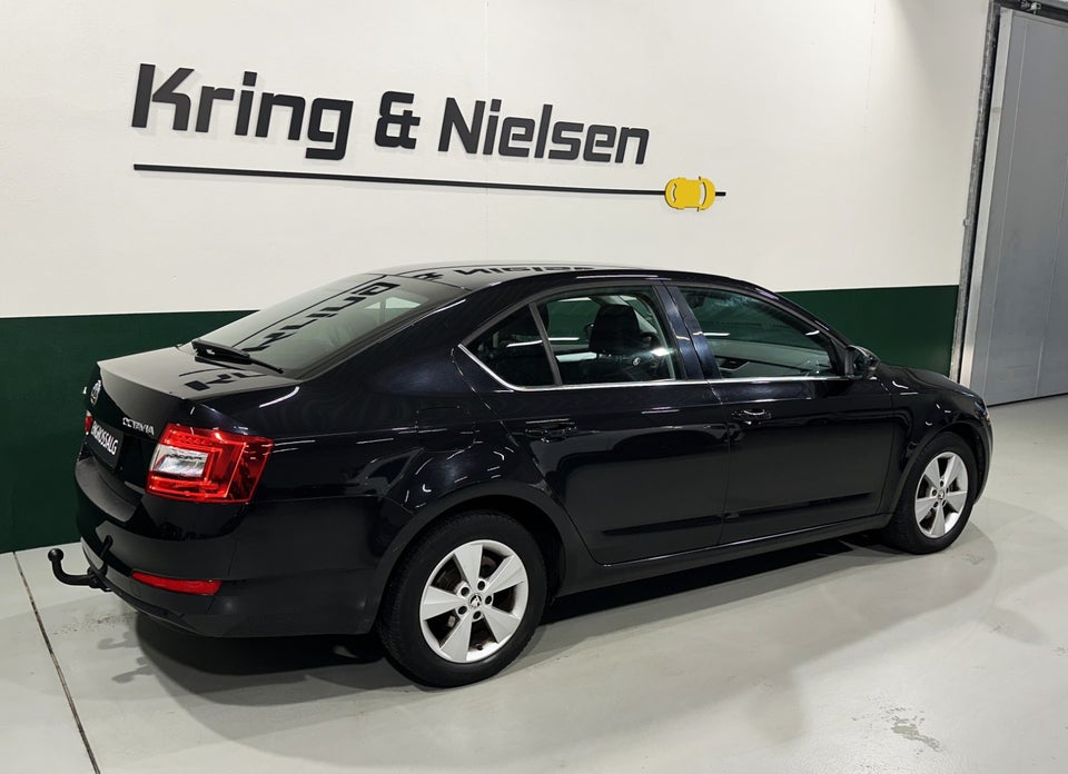 Skoda Octavia 1,6 TDi 105 Elegance 5d