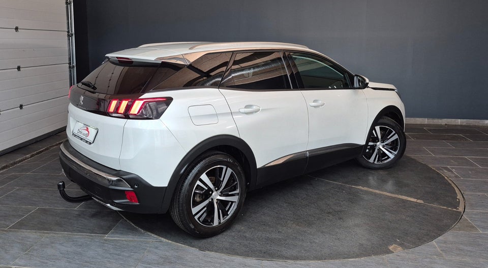 Peugeot 3008 1,2 e-THP 130 Allure EAT6 5d