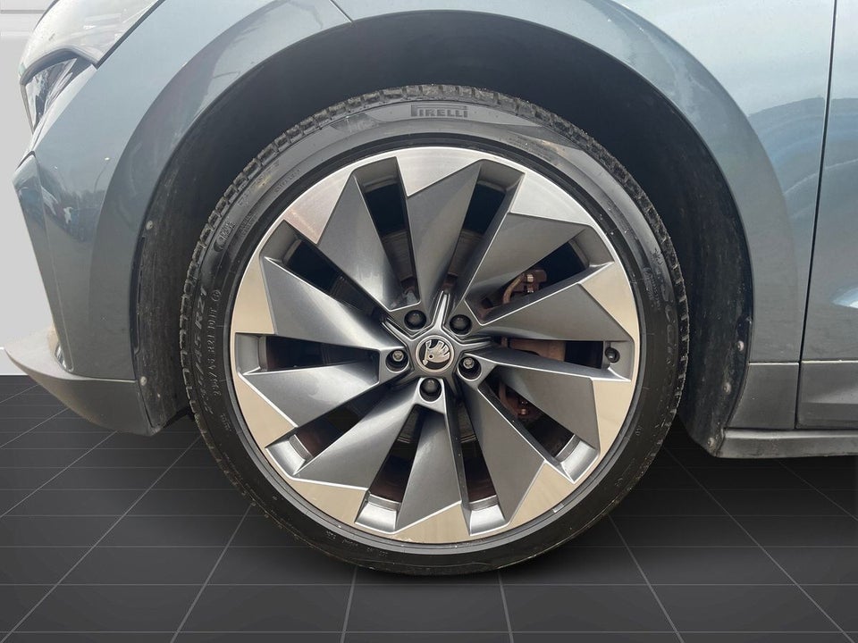 Skoda Enyaq 80 iV Selection Suite 5d