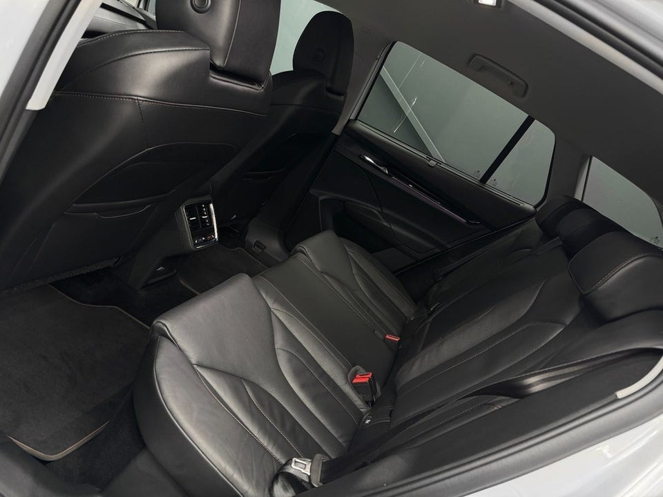 Skoda Enyaq 80 iV Suite 5d