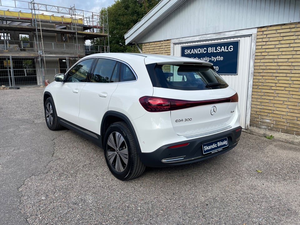 Mercedes EQA300 Progressive 4Matic 5d