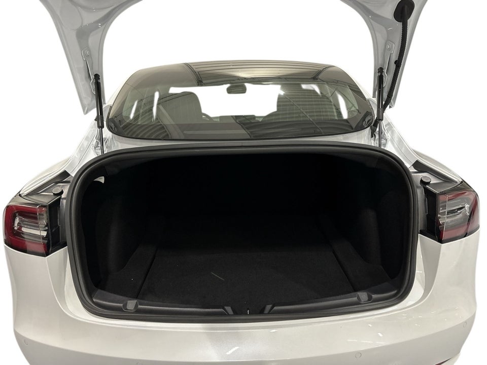 Tesla Model 3 Long Range AWD 4d