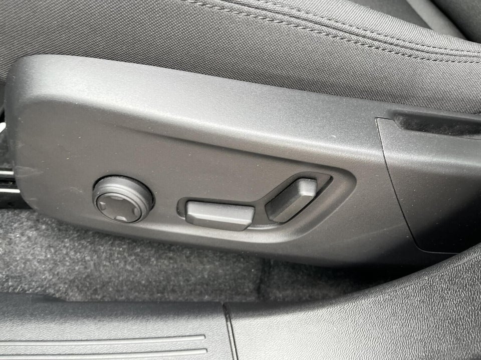 Volvo EX40 Extended Range Plus 5d