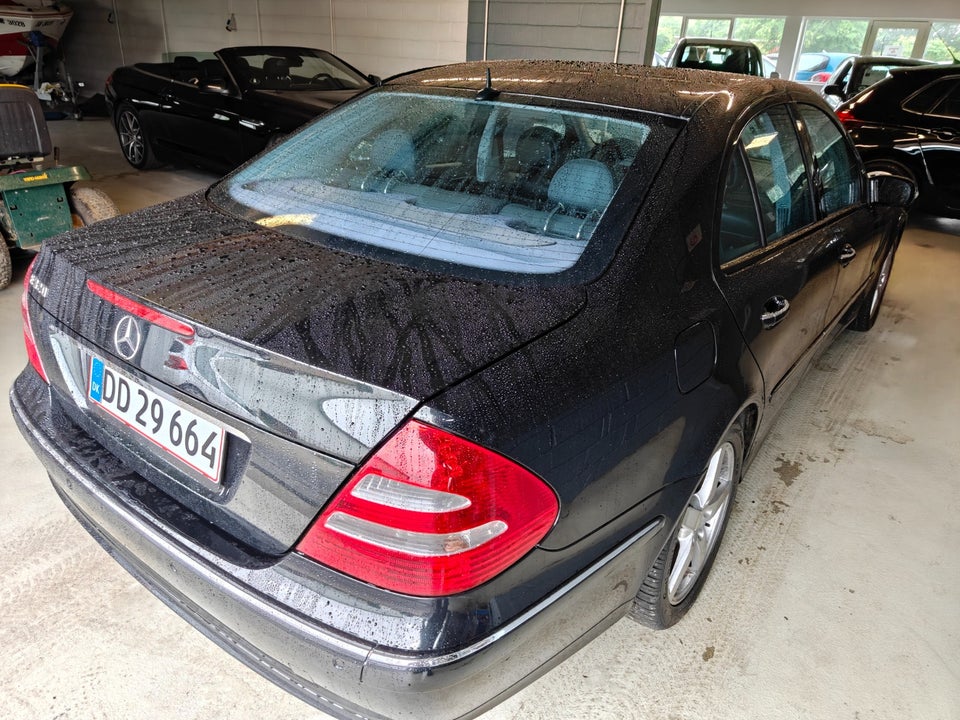 Mercedes E320 3,2 Avantgarde aut. 4d
