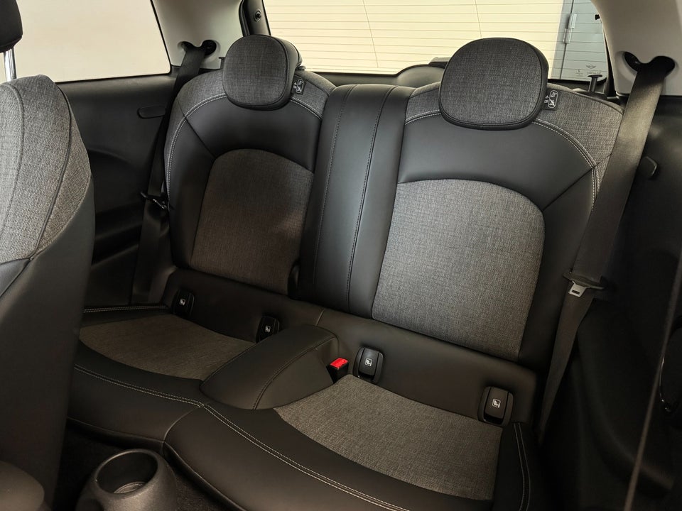 MINI Cooper SE Classic Trim 3d