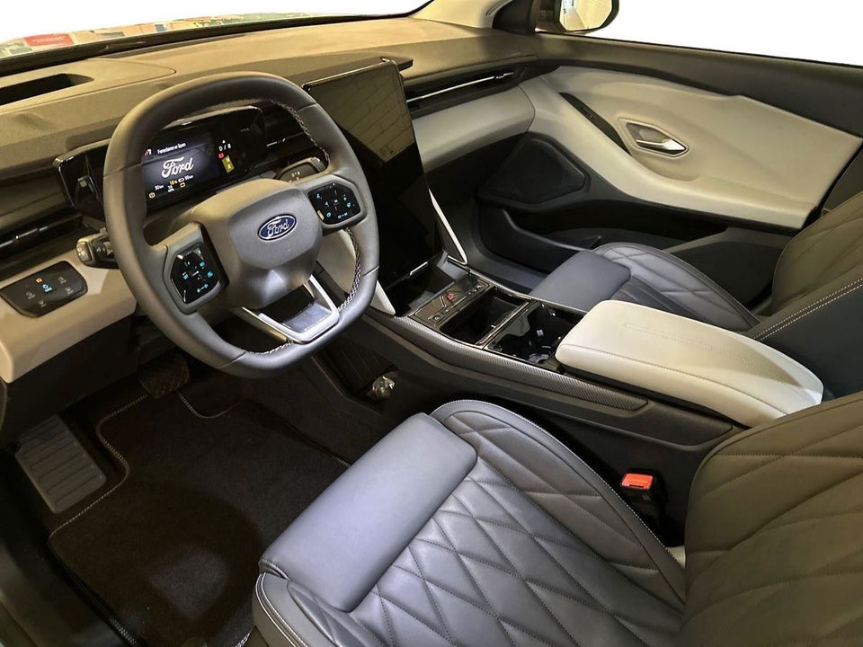 Ford Explorer 84 Premium Extended Range AWD 5d