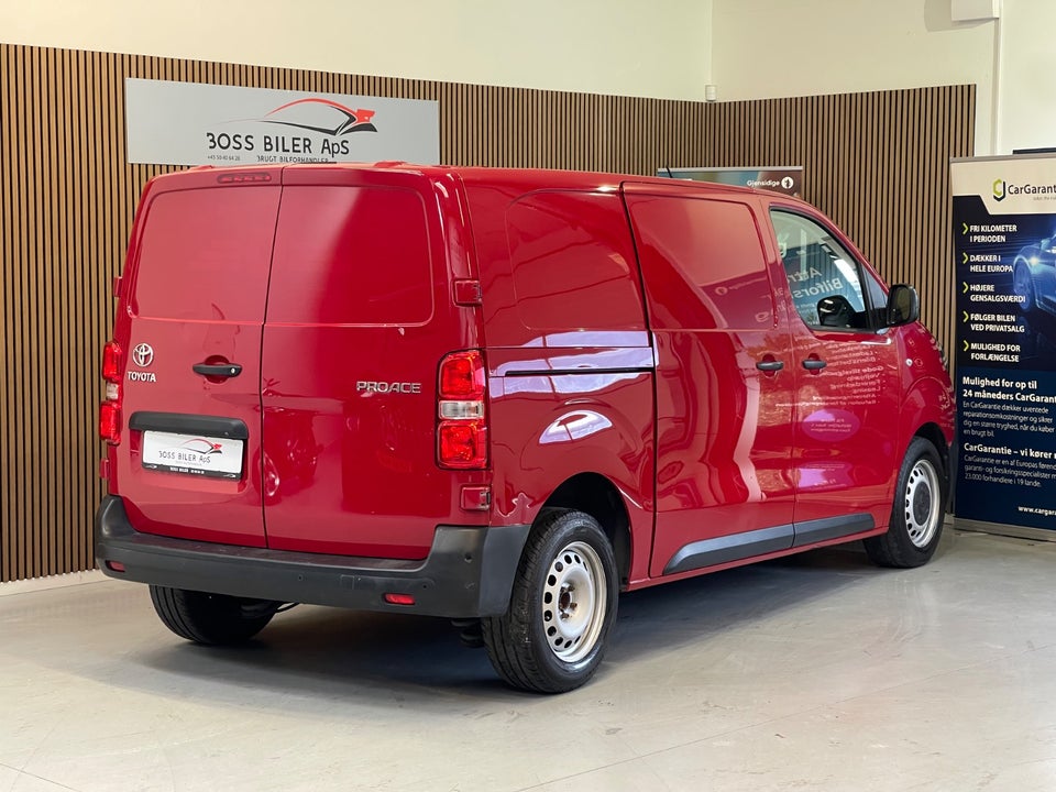 Toyota ProAce 2,0 D 120 Medium Comfort 4d