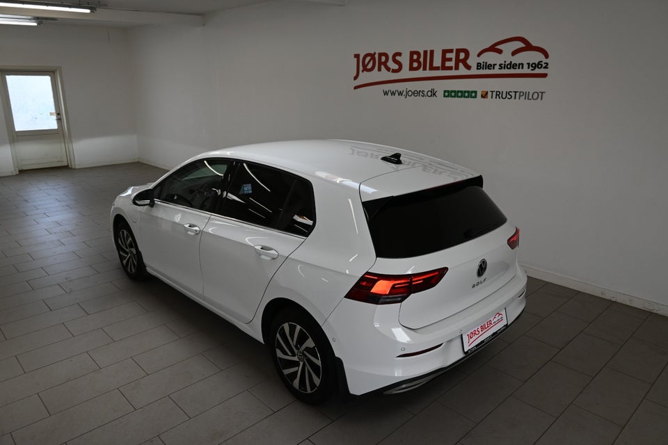 VW Golf VIII 1,4 eHybrid DSG 5d