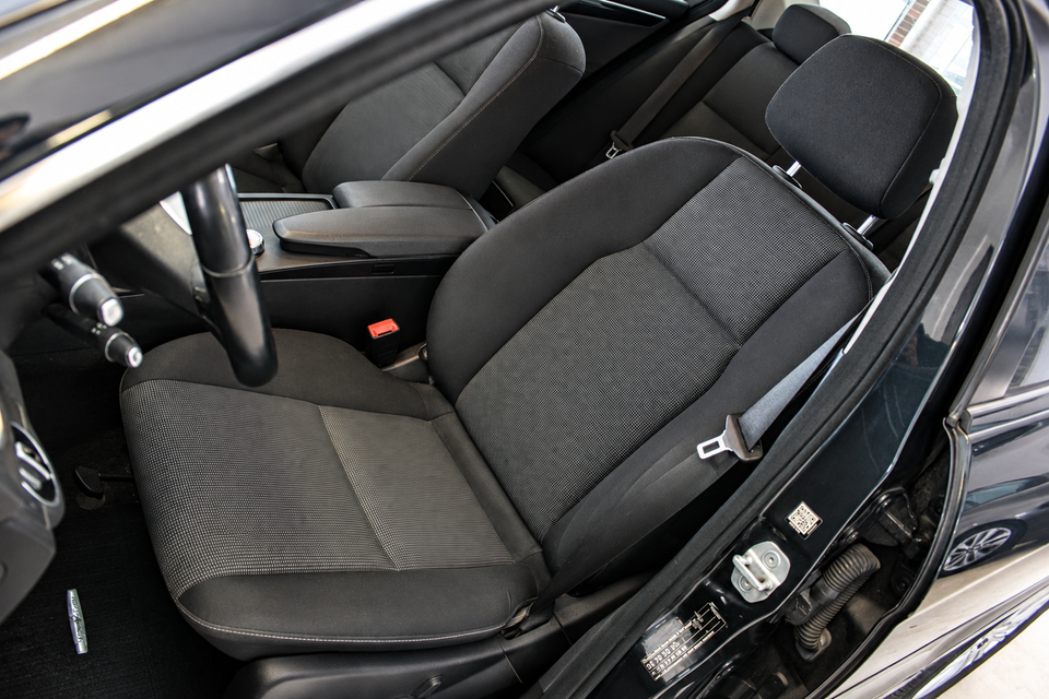 Mercedes C200 1,6 BlueTEC Avantgarde 4d