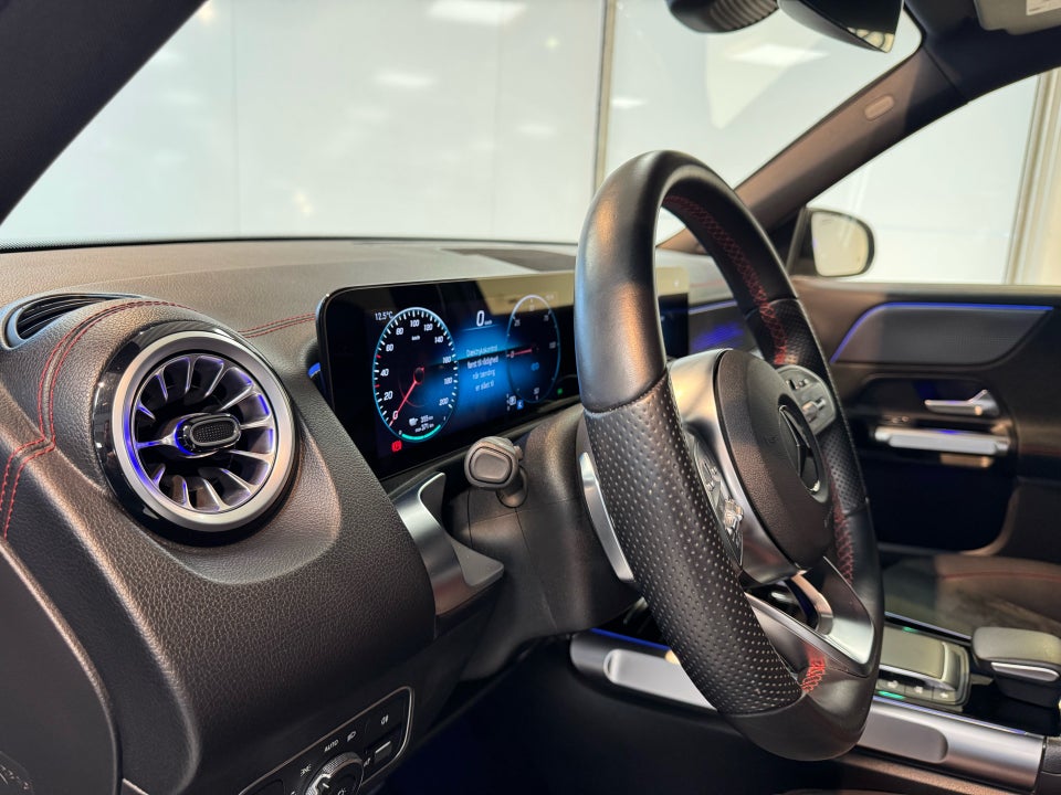 Mercedes EQB300 AMG Line 4Matic 5d