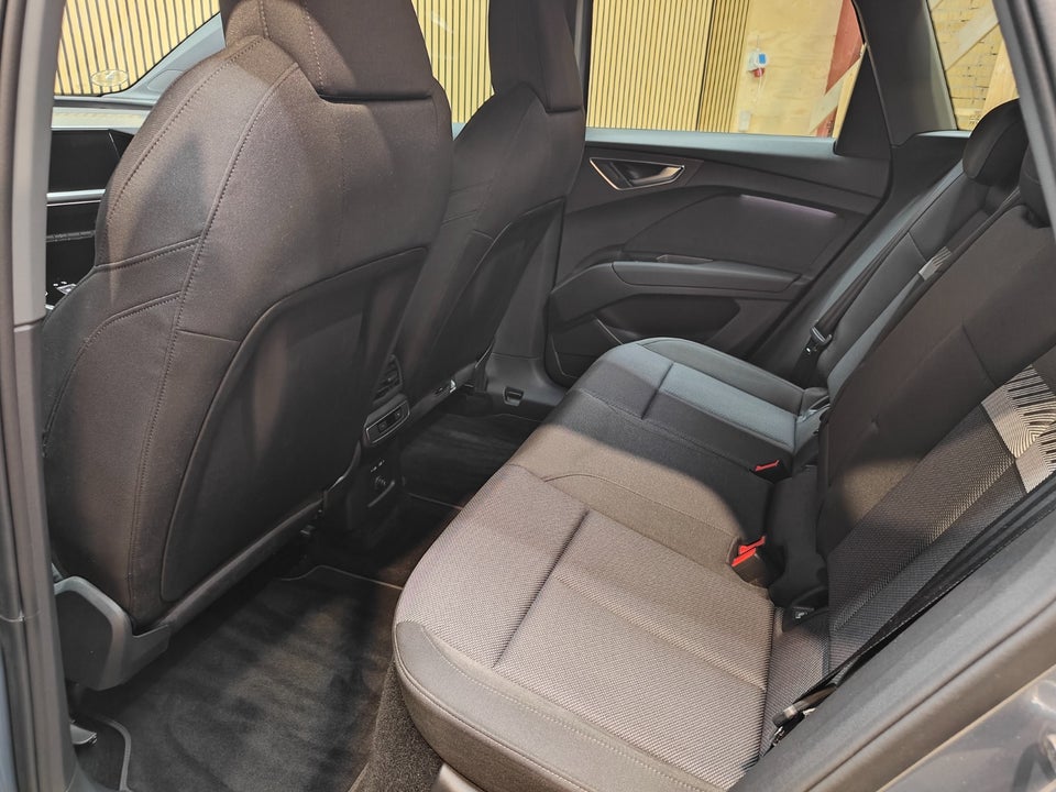 Audi Q4 e-tron 45 S-line quattro 5d