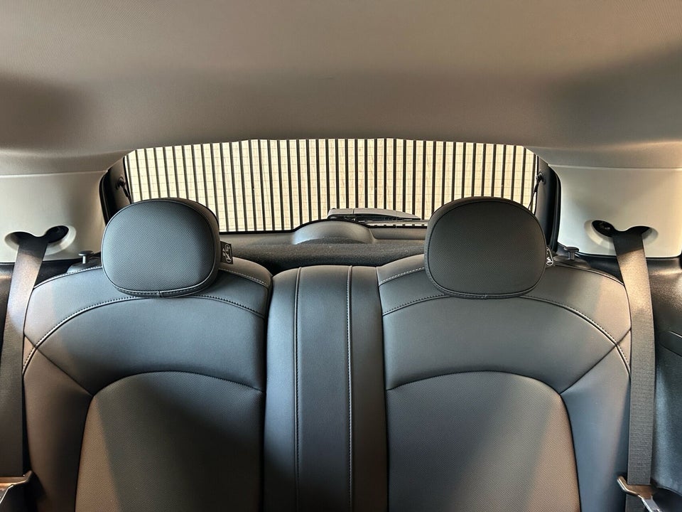 MINI Cooper SE Essential 3d