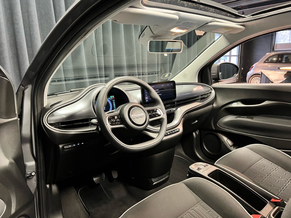 Fiat 500e 42 Icon Cabrio 2d