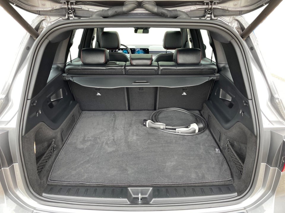 Mercedes EQB300 AMG Line 4Matic 5d