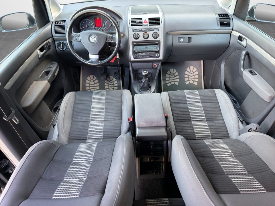 VW Touran 1,4 TSi 140 Highline 7prs 5d