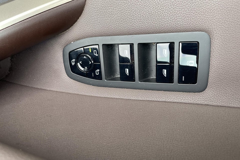 BMW iX xDrive40 Supercharged 5d