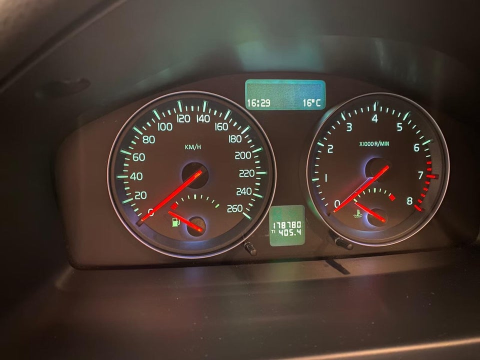 Volvo C70 2,4 140 Momentum 2d