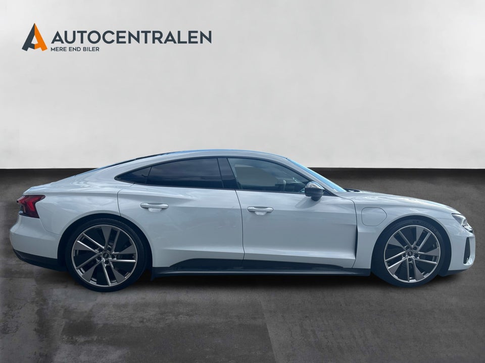 Audi e-tron GT quattro 4d